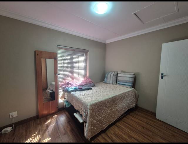 2 BEDROOM HOUSE FOR SALE IN VANDERBIJLPARK SE 4